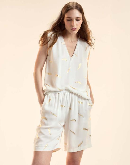  신시아 로리 숏팬츠 신시아 로울리 라이트 애즈 어 페더 반바지 화이트 - CYNTHIA ROWLEY