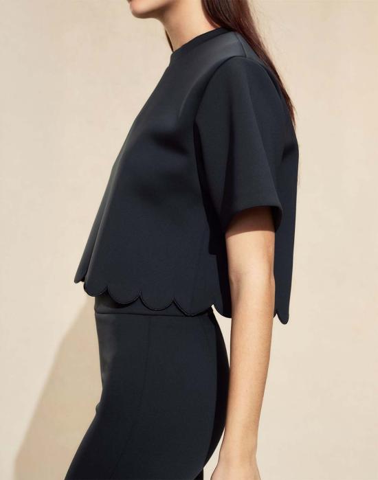  신시아 로리 반팔 티셔츠 신시아 로울리 엘라 스캘럽 본디드  블랙 - CYNTHIA ROWLEY