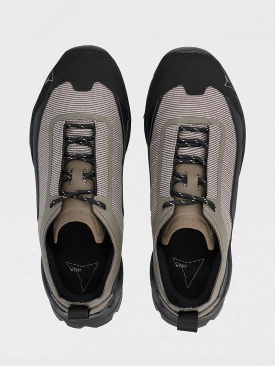 25FW 로아 스니커즈 NBUW1390FA226 BRW0029 Black - ROA