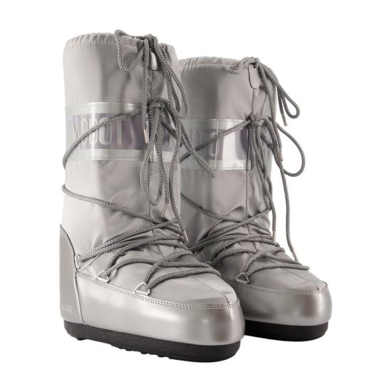 26FW 문부츠 아이콘 글랜스 플래티넘 새틴 부츠 80D1401680 H001 silver - MOON BOOT