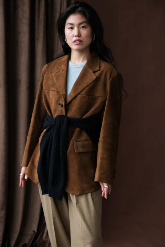  던스트 무스탕 스웨이드 테일러드 하프 재킷 카멜 - DUNST