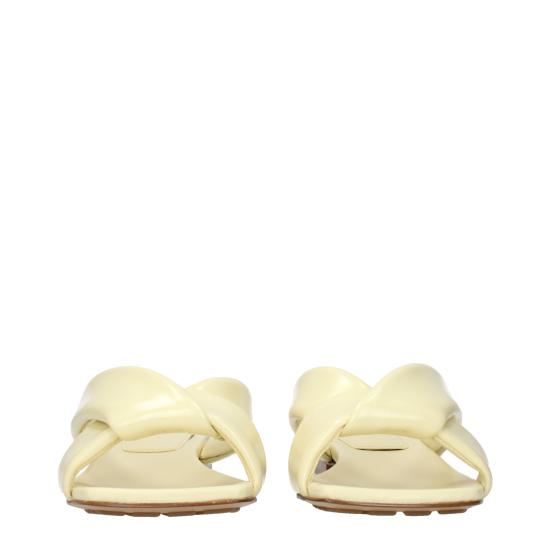 26SS 보테가베네타 뮬/슬리퍼 827569V3H907138 - BOTTEGA VENETA