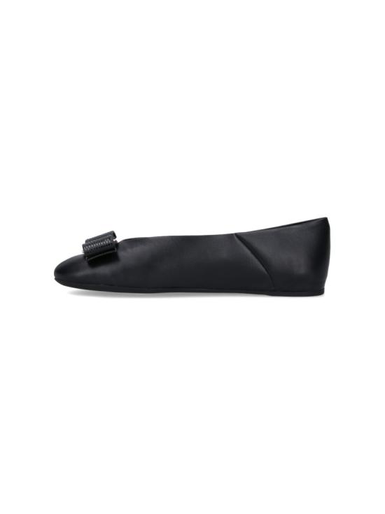 25FW 살바토레 페라가모 플랫 슈즈 782883001 Black - SALVATORE FERRAGAMO