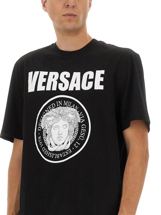 25FW 베르사체 반팔 티셔츠 10133021A150831B000 1B000BLACK - VERSACE