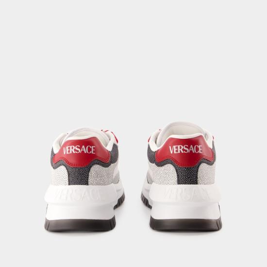 24FW 베르사체 뮬/슬리퍼 10154371A121702BQ3P BLACK - VERSACE