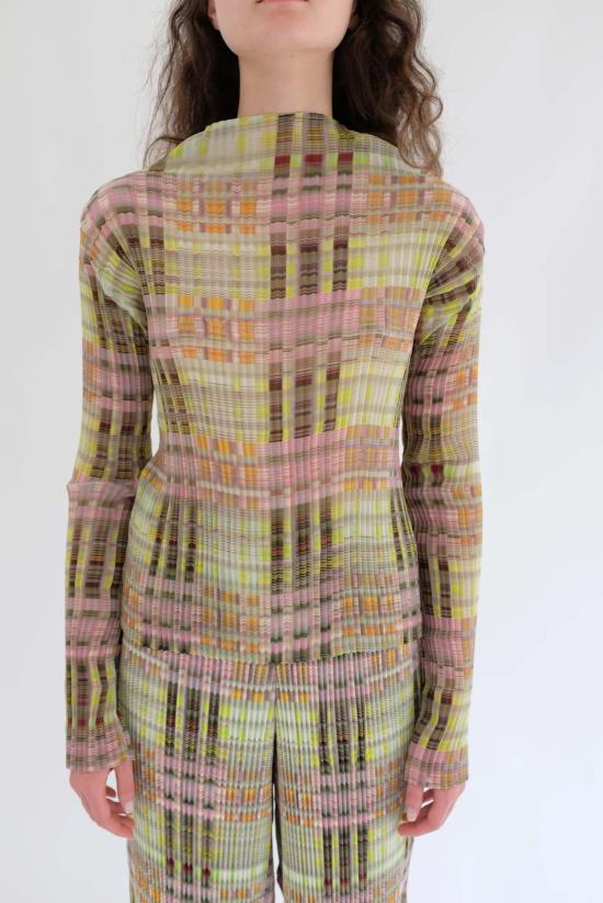  줄리아 호이어 반팔 티셔츠 리 탑 라도미르