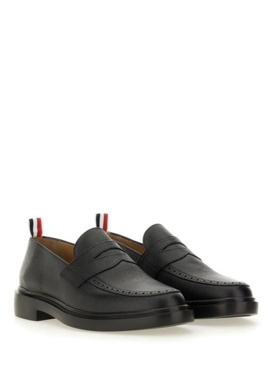 26SS 톰브라운 페블 그레인 라이트웨이트 러버 솔 페니 로퍼 MFD054G 00198001 BLACK - THOM BROWNE