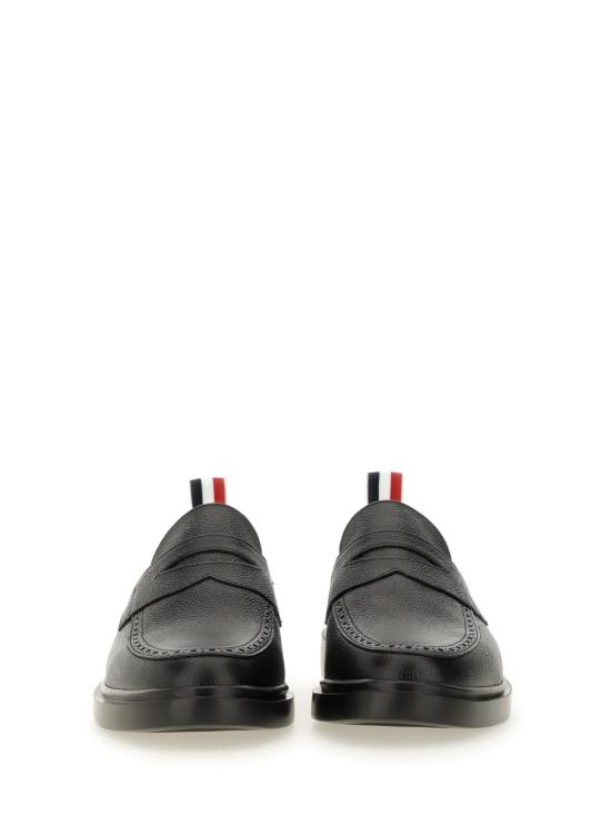 26SS 톰브라운 페블 그레인 라이트웨이트 러버 솔 페니 로퍼 MFD054G 00198001 BLACK - THOM BROWNE