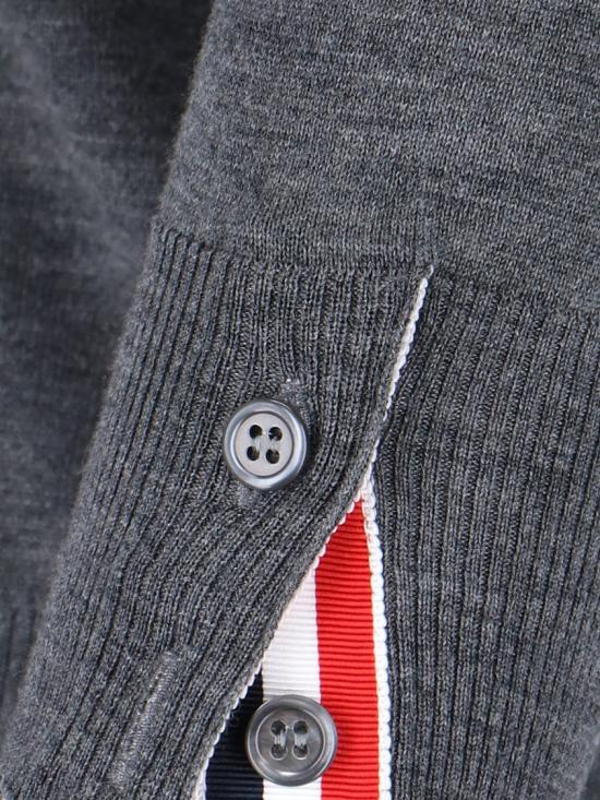 25FW 톰브라운 4바 릴렉스드 스웨터 FKA280A Y1014035 Grey - THOM BROWNE