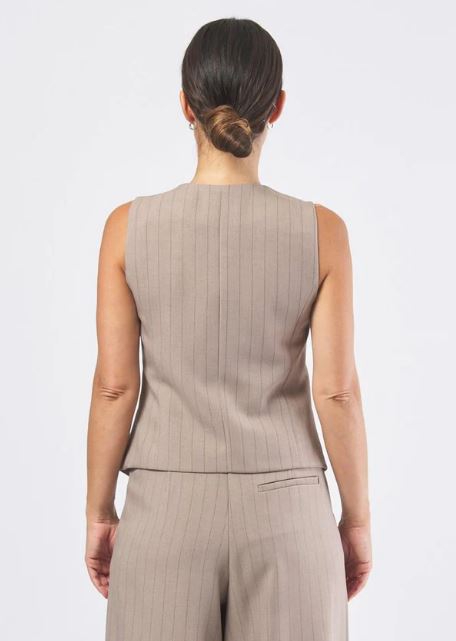 25FW 엘레 베스트 EFW250020 GRIGIO FANGO - ELEH