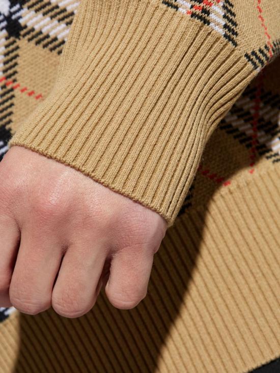 25FW 버버리 리버시블 체크 크루넥 스웨터 8111379 B9368 Beige - BURBERRY