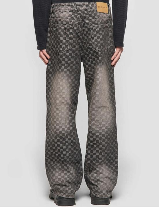  미스비헤이브 데님 팬츠 미스비에이치브 오스틴 모노그램 진 - MISBHV