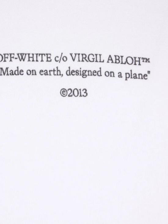 25FW 오프화이트 탑 OMBB085F25FLE016 0110 WHITE BLACK