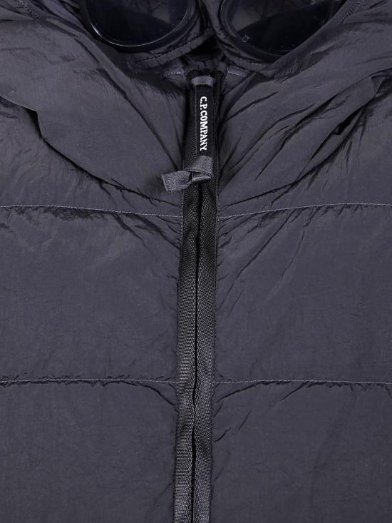 25FW 씨피 컴퍼니 크롬-R 고글 다운 자켓 19CMOW011A 005904G 999 BLACK - C.P. COMPANY
