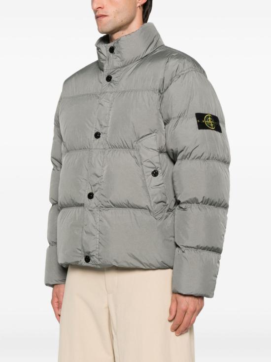 25FW 스톤 아일랜드 크링클 랩스 NY 리사이클 나일론 다운 자켓 K2S154100010S0A23V006B CEMENT DOM - STONE ISLAND