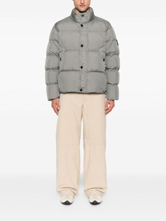 25FW 스톤 아일랜드 크링클 랩스 NY 리사이클 나일론 다운 자켓 K2S154100010S0A23V006B CEMENT DOM - STONE ISLAND
