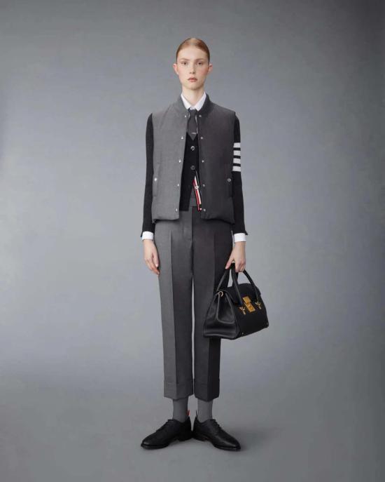  톰브라운 스트레이트 팬츠 톰 브라운 클래식 백 스트랩 트라우저 그레이 - THOM BROWNE