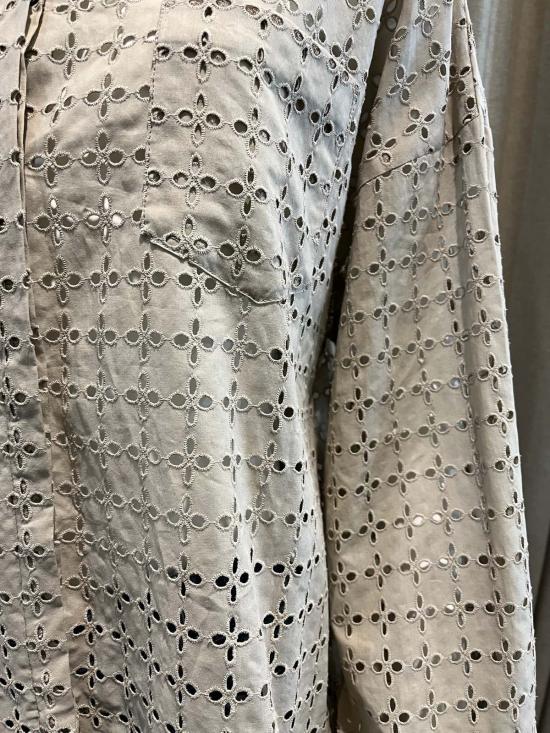  나인인더모닝 셔츠 나인 인 더 모닝 아만다 퍼포레이티드 버튼 다운  베이지 - NINE IN THE MORNING