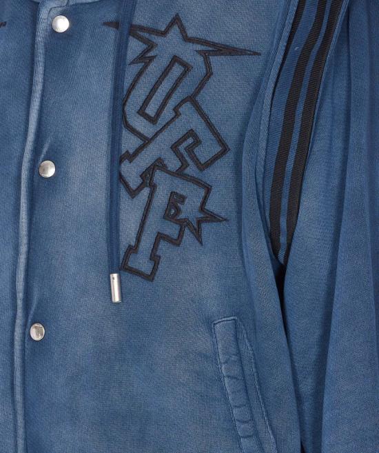 25FW 오프화이트 스웨터 OMEK003F25FLE0024343 BLUE - OFF WHITE