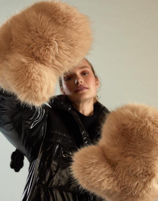  신시아 로리 장갑 신시아 로울리 인조 모피 오버사이즈  캐멀 - CYNTHIA ROWLEY