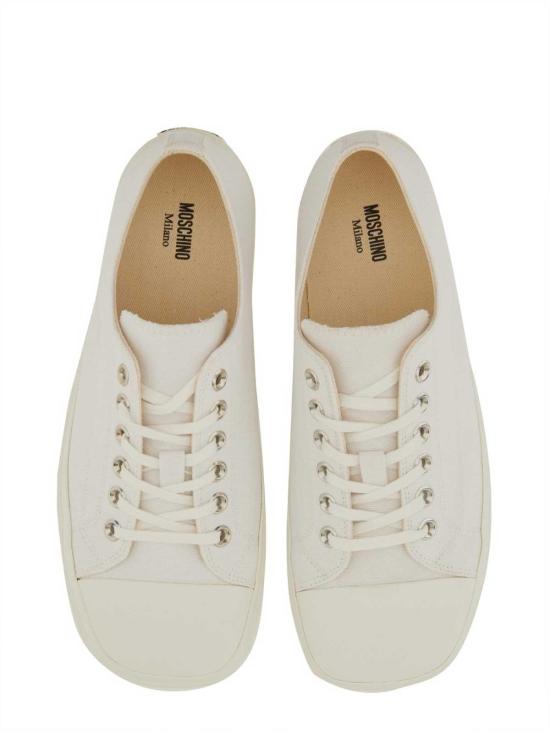 25SS 모스키노 스니커즈 MB15053G0MGR010A White - MOSCHINO