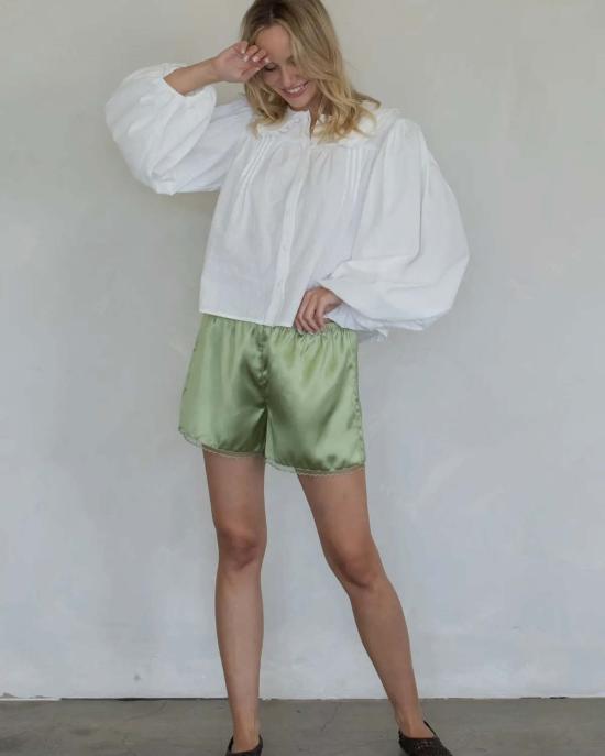  아잘레아 숏팬츠 아잘리아 로렌 새틴 반바지 - AZALEA