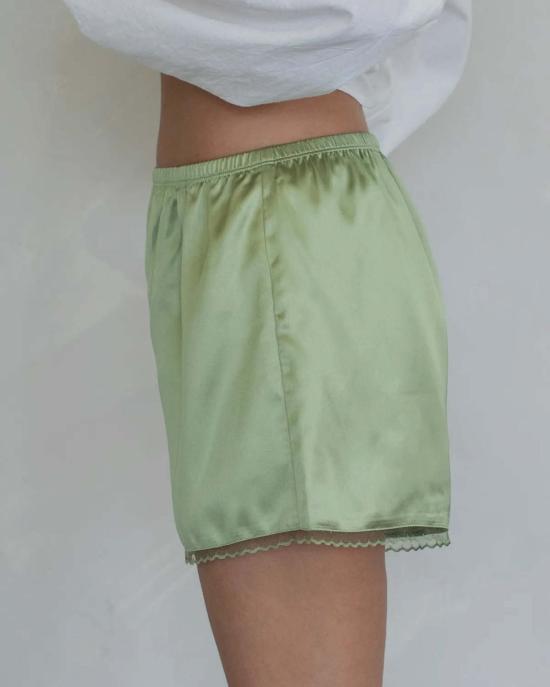  아잘레아 숏팬츠 아잘리아 로렌 새틴 반바지 - AZALEA