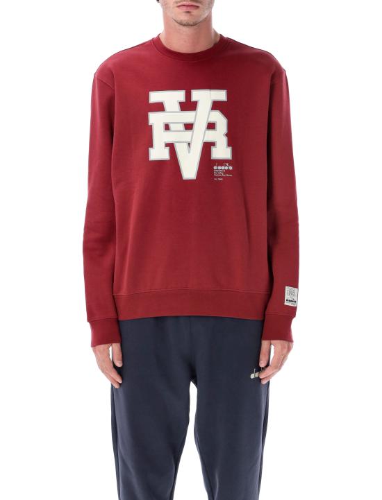 25FW 디아도라 헤리티지 스웨터 502182253 55286 RHUBARB