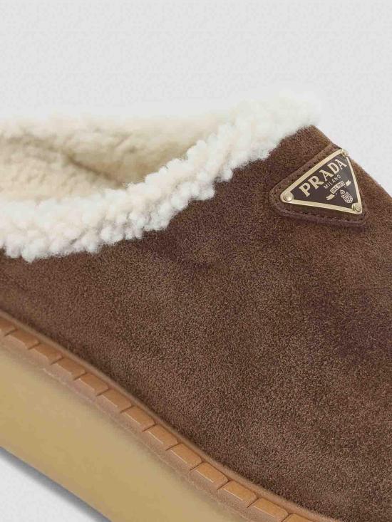 25FW 프라다 스웨이드 슬리퍼 1S715NFZG50JFTF0324 Brown - PRADA