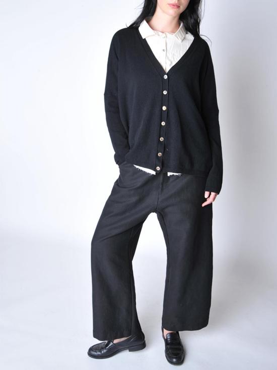  앨범 디 파밀리아 가디건 Album Di Famiglia 블랙 캐시미어 V넥 카디건 - ALBUM DI FAMIGLIA