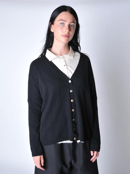  앨범 디 파밀리아 가디건 Album Di Famiglia 블랙 캐시미어 V넥 카디건