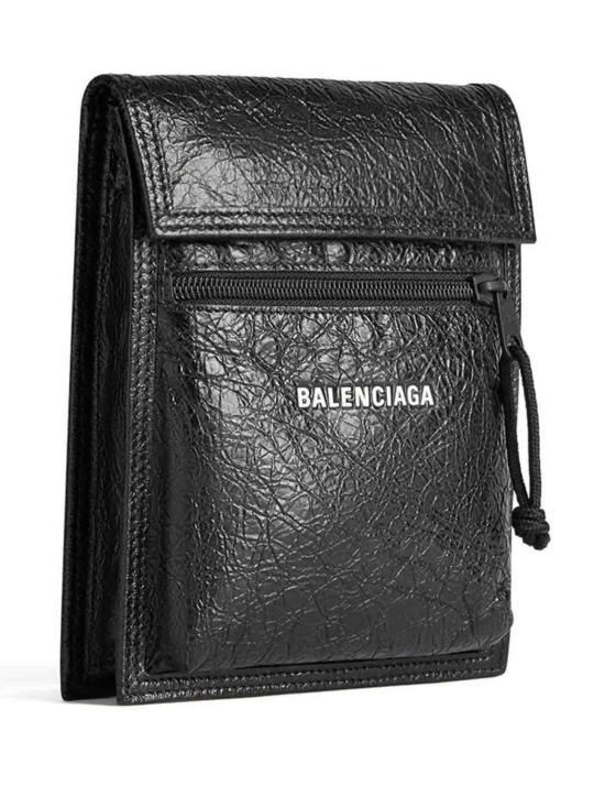 25FW 발렌시아가 익스플로러 스몰 파우치 로고 스트랩 6559821VG7X1090 Black - BALENCIAGA