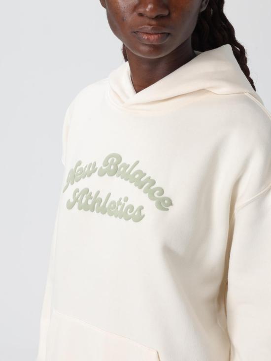 25FW 뉴발란스 스웨터 WT53509PEF Cream - NEW BALANCE