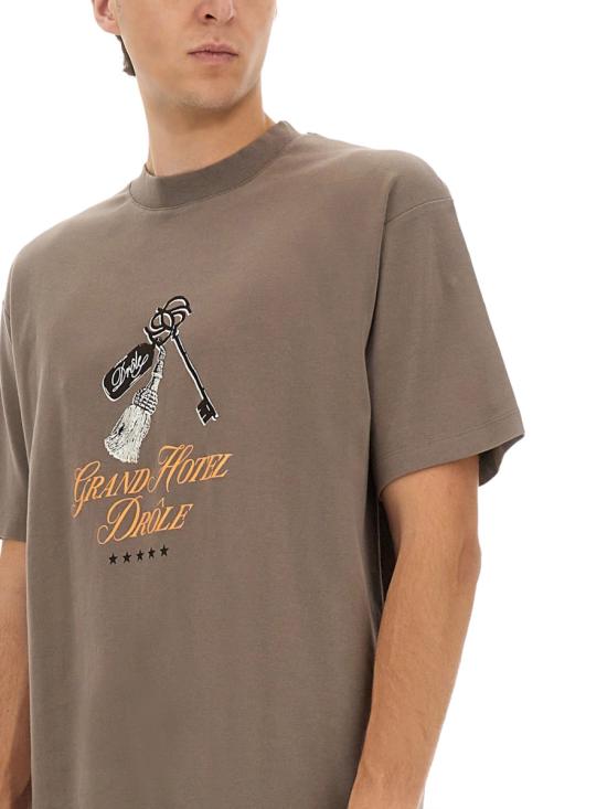 25FW 드롤드무슈 반팔 티셔츠 TS261 CO002TAUPE GREY - DROLE DE MONSIEUR