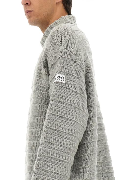 25FW MM6 메종마르지엘라 스웨터 SH0HA0004 M13040857M GREY - MM6 MAISON MARGIELA