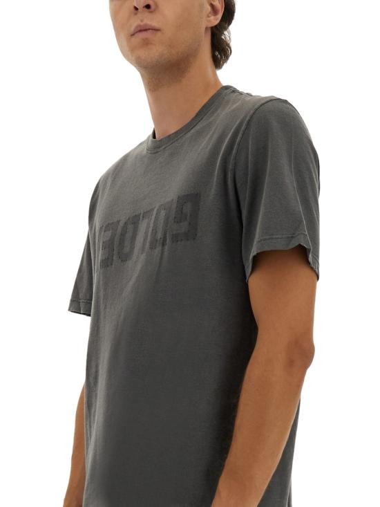 25FW 골든구스 골든 로고 프린트 반팔 티셔츠 GMP01220 P00067160318 CHARCOAL - GOLDEN GOOSE