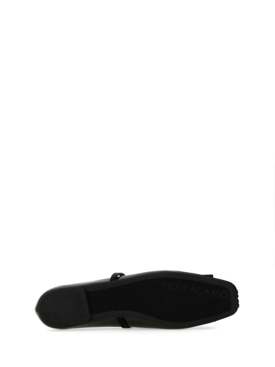 26SS 살바토레 페라가모 플랫 슈즈 768868 01H345005 BLACK - SALVATORE FERRAGAMO