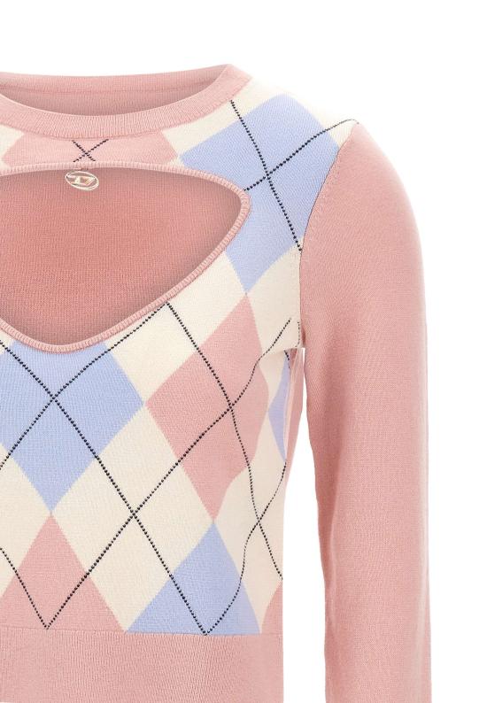 25FW 디젤 롬코 컷아웃 아가일 패턴 스웨터 A19694 0JLBB38V Pink - DIESEL