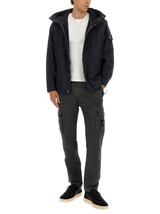 25FW 스톤 아일랜드 소프트 쉘-R E.다이 테크놀로지 리사이클 폴리에스터 라이트 후드 파카 Q100010 S0B22V0020 BLUE - STONE ISLAND