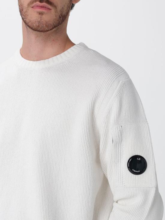 25FW 씨피 컴퍼니 코튼 셔닐 크루넥 스웨터 19CMKN017A005558G 103 Cream - C.P. COMPANY