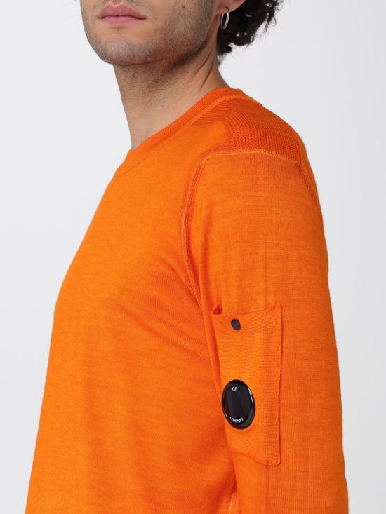 25FW 씨피 컴퍼니 스웨터 19CMKN024A003247F 434 Orange - C.P. COMPANY