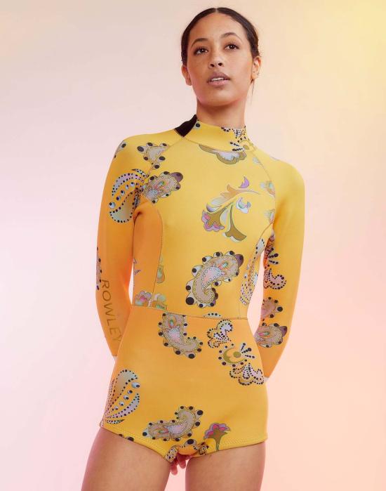  신시아 로리 원피스 수영복 신시아 로울리 선라이즈 습식 슈트 골드 페즐리 - CYNTHIA ROWLEY