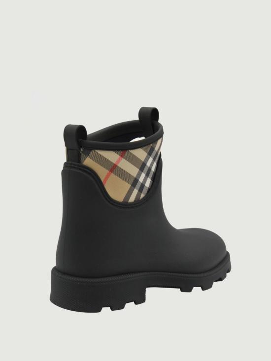 25FW 버버리 러버 마쉬 스탬프 로우 부츠 8111695 Black - BURBERRY