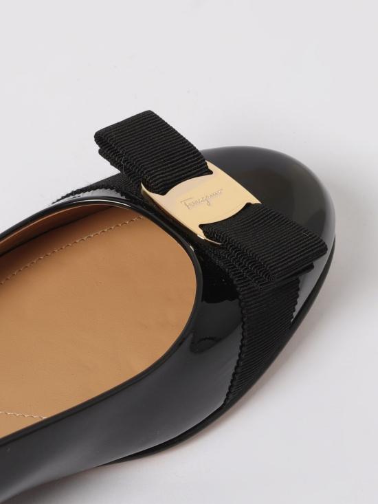 25FW 살바토레 페라가모 01J070 782036 007 Black - SALVATORE FERRAGAMO