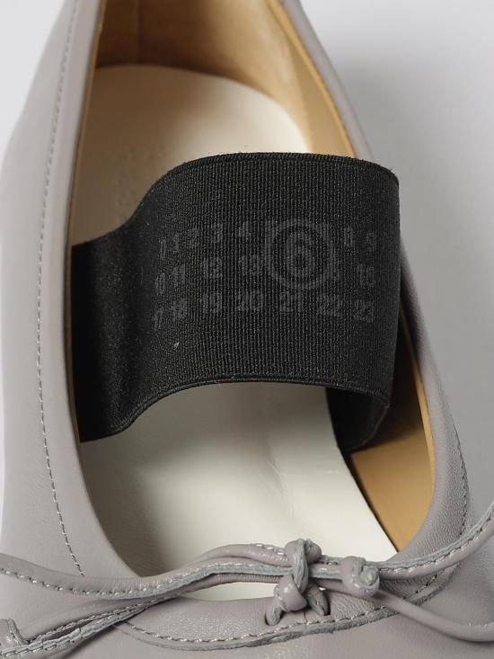 25FW MM6 메종마르지엘라 아나토믹 뉴메릭 발레리나 플랫 슈즈 S59WZ0099P3628 T8150 Silver - MM6 MAISON MARGIELA