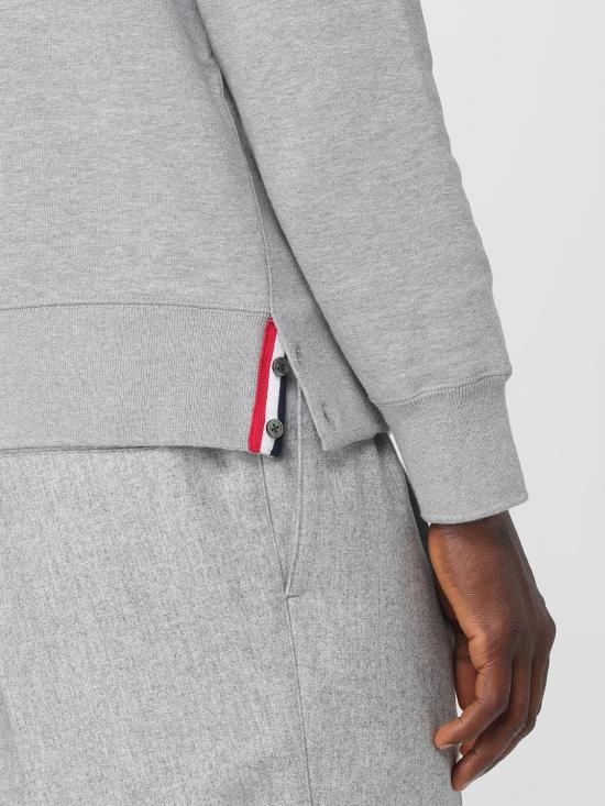 26SS 톰브라운 로고 패치 엔지니어드 4바 스웨트셔츠 MJT021H068 068 Grey - THOM BROWNE