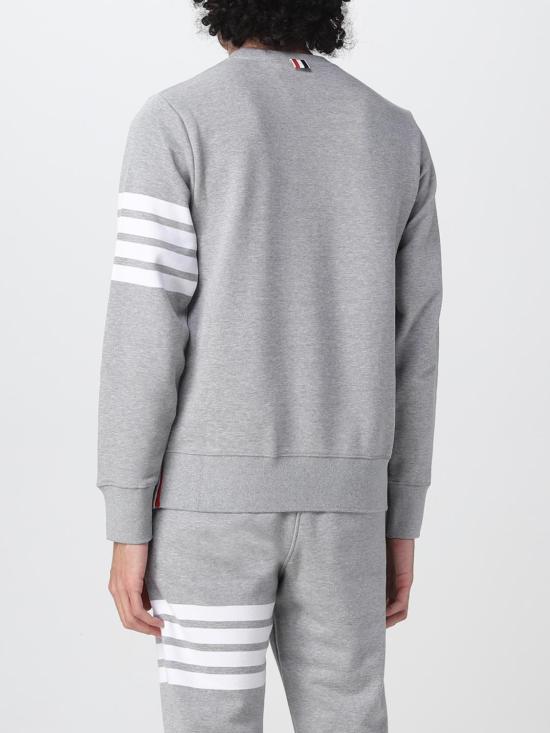 25FW 톰브라운 로고 패치 엔지니어드 4바 스웨트셔츠 MJT021H00535 68 Grey - THOM BROWNE