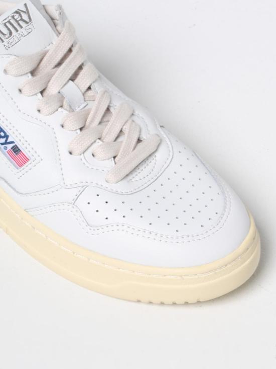 26SS 오트리 메달리스트 로우 스니커즈 AULWLL22 White - AUTRY