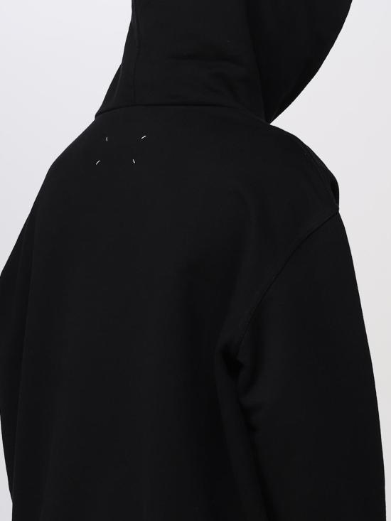 26SS 마르지엘라 업사이드 다운 자수 로고 후드 S50GU0167S25503 962 Black - MAISON MARGIELA