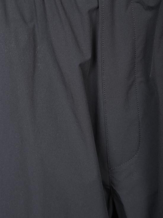 25FW 몽클레어 트레이닝/조거 팬츠 2A0004859818999 BLACK DOM - MONCLER